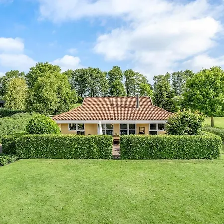Holiday home Gorgeous In With Kitchen *