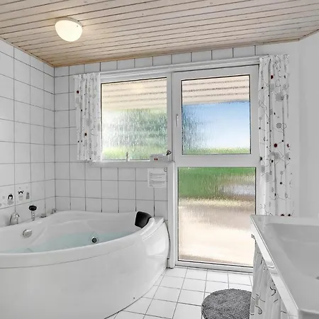 Holiday home Gorgeous In With Kitchen Hejls
